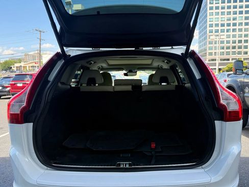 Used 2017 Volvo XC60 T6 Dynamic w/ Preferred Option Package image 46