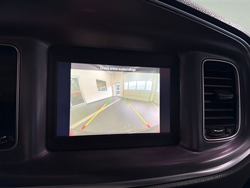 Used 2019 Dodge Charger SXT RWD image 21