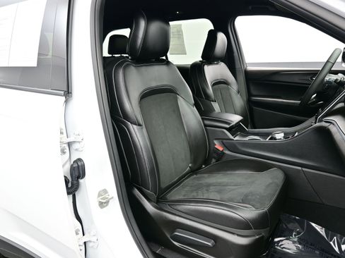 Used 2024 Jeep Grand Cherokee Altitude image 15