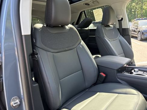 New 2026 Ford Explorer Active w/ Active Comfort Package AWD/4WD image 26