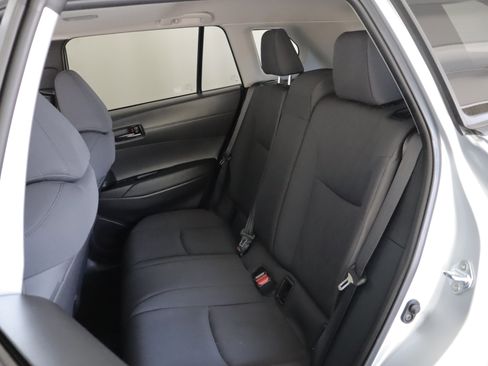 Used 2023 Toyota Corolla Cross LE w/ Moonroof Package AWD/4WD image 9