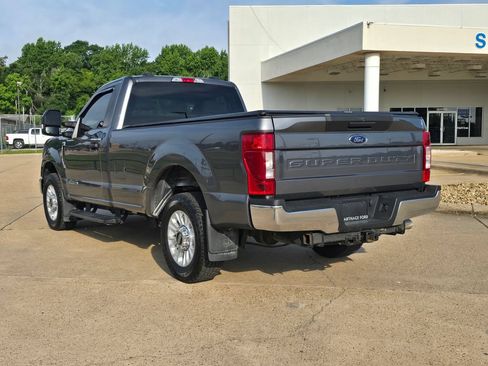 Used 2022 Ford F250 XLT w/ Camper Package RWD image 3