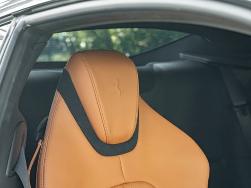 Used 2021 Ferrari Roma RWD image 33