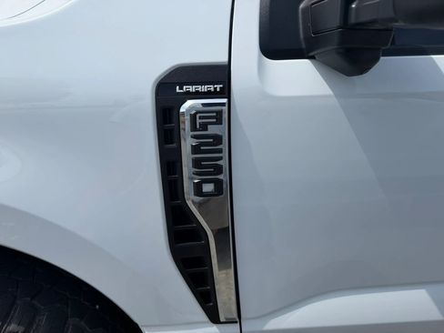 Used 2023 Ford F250 Lariat AWD/4WD image 8