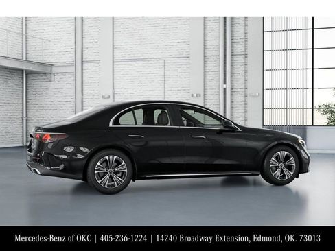 Used 2025 Mercedes-Benz E 350 4MATIC Sedan image 18
