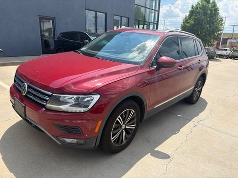 Used 2019 Volkswagen Tiguan SEL FWD image 2