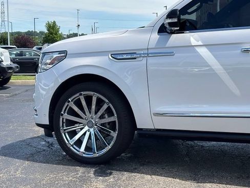 Used 2019 Lincoln Navigator Reserve AWD/4WD image 7