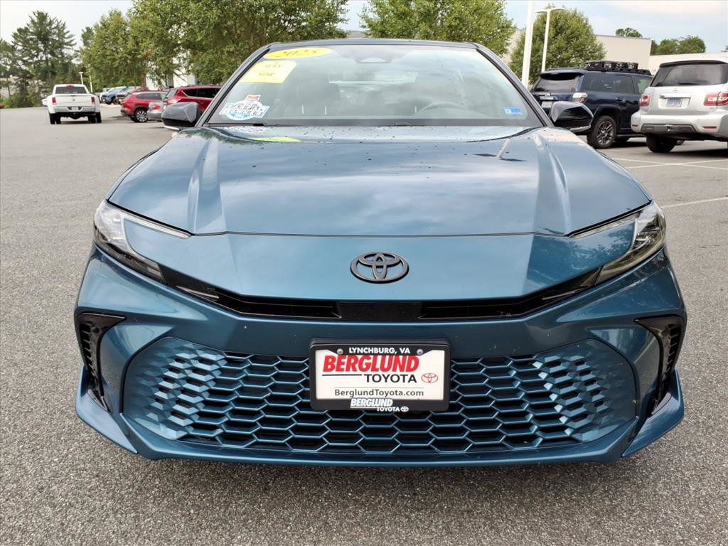 Used 2025 Toyota Camry XSE FWD image 8