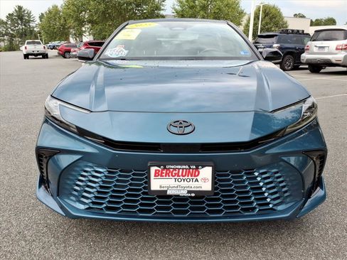 Used 2025 Toyota Camry XSE FWD image 8