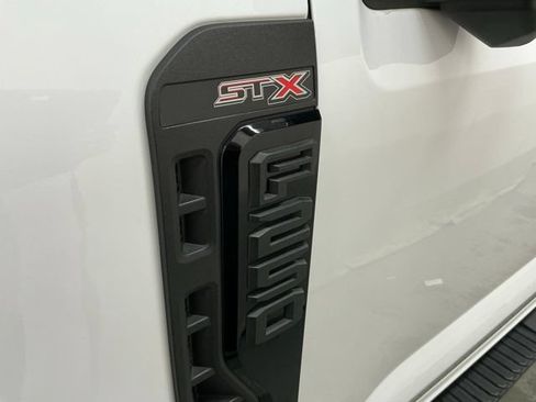 Used 2024 Ford F250 XL w/ STX Appearance Package AWD/4WD image 9