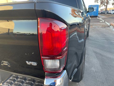 Used 2019 Toyota Tacoma SR5 RWD image 28