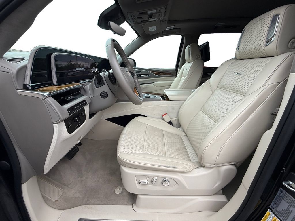 Used 2022 Cadillac Escalade ESV Sport Platinum AWD/4WD image 9