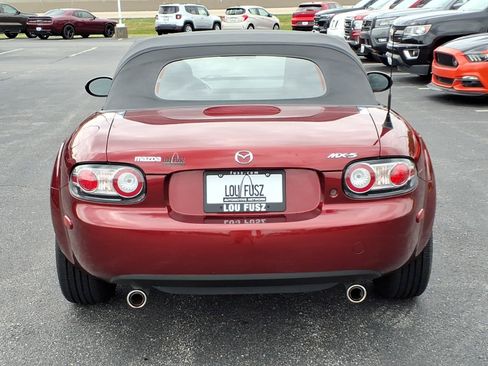 Used 2006 MAZDA MX-5 Miata RWD image 28