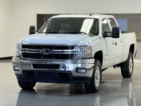 Used 2011 Chevrolet Silverado 2500 LTZ w/ LTZ Plus Package image 2