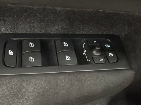 Used 2026 Volvo XC40 B5 Plus w/ Protection Package Premier image 22