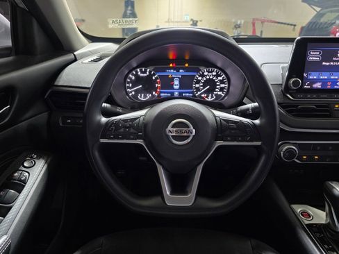 Used 2019 Nissan Altima 2.5 S FWD image 17