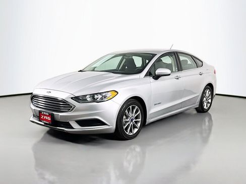 Used 2017 Ford Fusion SE FWD image 1