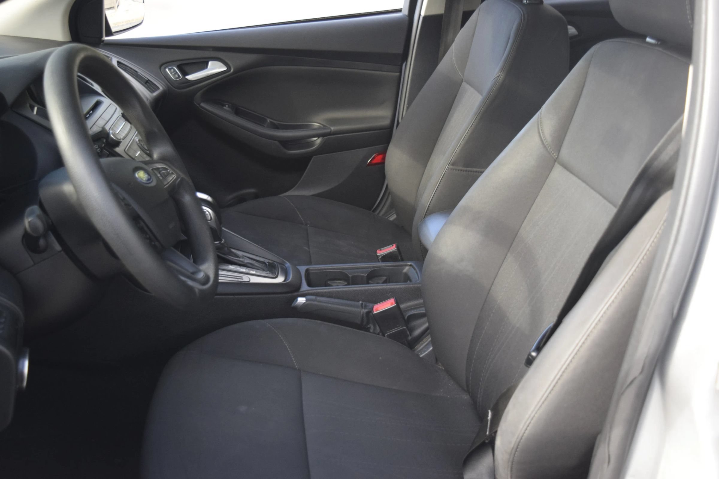 Used 2015 Ford Focus SE FWD image 6