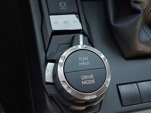 Used 2025 Toyota 4Runner SR5 AWD/4WD image 23