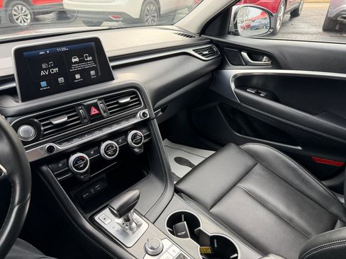 Used 2020 Genesis G70 2.0T image 24