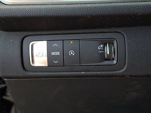 Used 2024 Chevrolet Traverse LT FWD image 25
