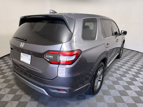 Used 2025 Honda Pilot EX-L image 6