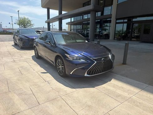 Certified 2025 Lexus ES 350 w/ Premium Package FWD image 2