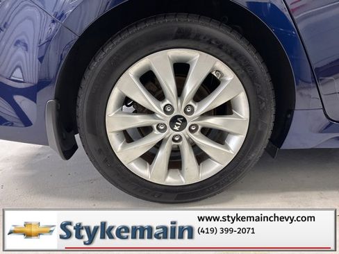 Used 2018 Kia Optima LX w/ 17" Alloy Wheels Package image 31