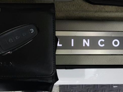 Used 2013 Lincoln MKX AWD image 29