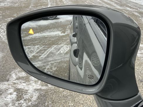 Used 2021 Chrysler Pacifica Limited w/ S Appearance Package image 22