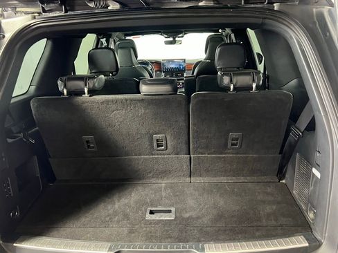 Used 2024 Lincoln Navigator Reserve image 32