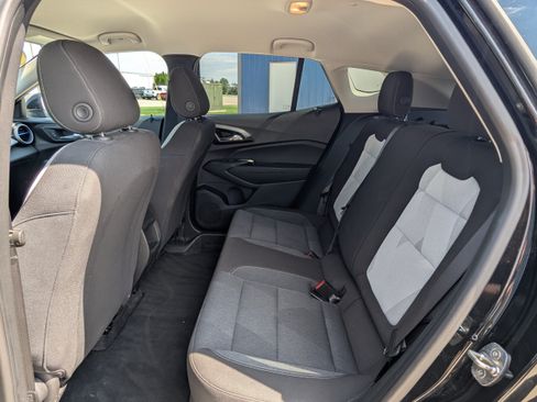 Used 2024 Chevrolet Trax LS w/ LS Convenience Package FWD image 10