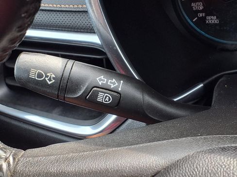 Used 2020 Chevrolet Equinox Premier FWD image 22