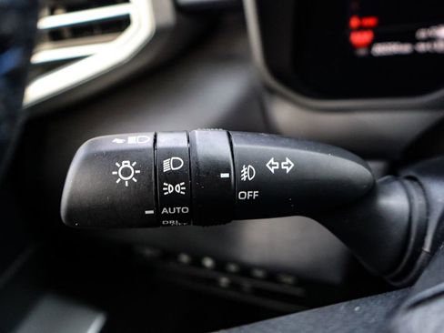 Used 2025 Toyota Tundra Platinum image 27