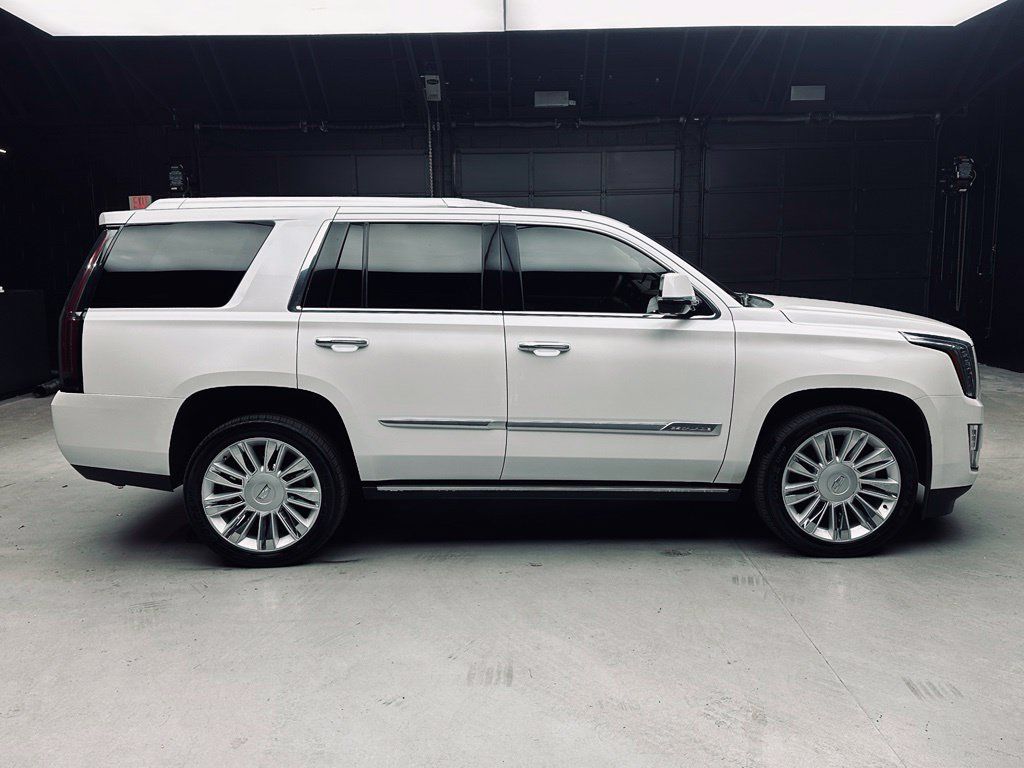 Used 2016 Cadillac Escalade Platinum AWD/4WD image 7