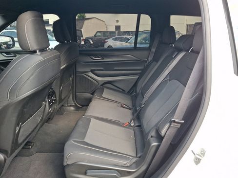 Used 2024 Jeep Grand Cherokee L Laredo w/ Luxury Tech Group I AWD/4WD image 20