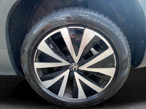 Used 2022 Volkswagen Taos SE AWD/4WD image 28