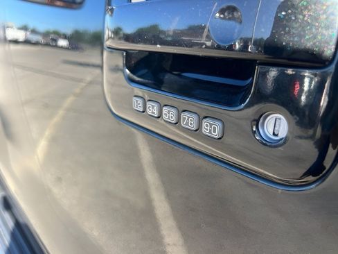 Used 2014 Ford F150 FX4 w/ Equipment Group 402A Luxury AWD/4WD image 16