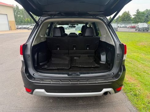 Used 2019 Subaru Forester Touring AWD/4WD image 3