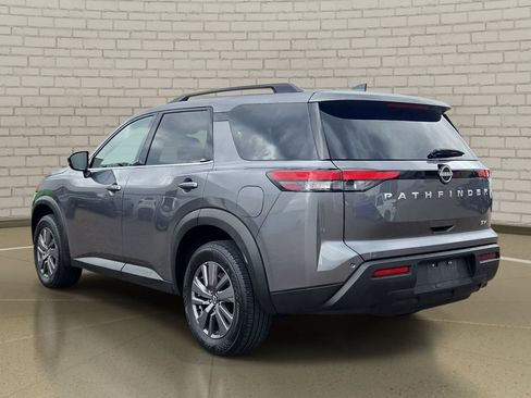 Used 2024 Nissan Pathfinder SV FWD image 7