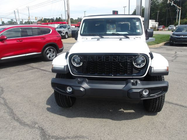 Used 2024 Jeep Gladiator Sport AWD/4WD image 2