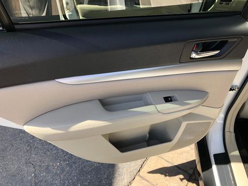 Used 2014 Subaru Outback 2.5i Premium AWD/4WD image 27