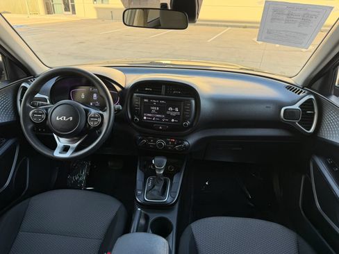 Used 2023 Kia Soul LX w/ Option Group 015 FWD image 16