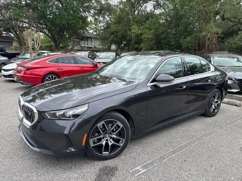 Used 2024 BMW i5 eDrive40i RWD image 2