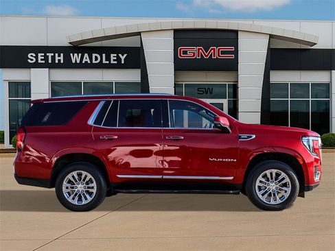 Used 2021 GMC Yukon SLT w/ SLT Premium Package image 8