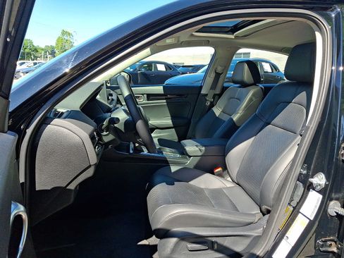 Used 2024 Honda Civic EX-L image 13