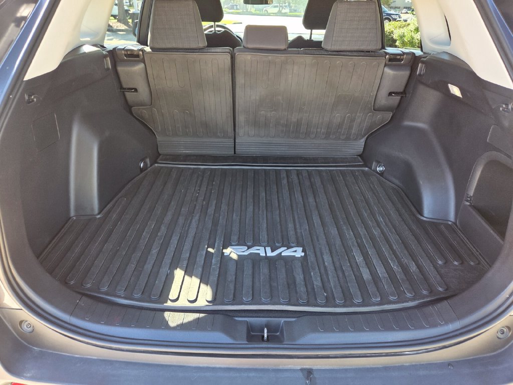 Used 2024 Toyota RAV4 LE AWD/4WD image 26