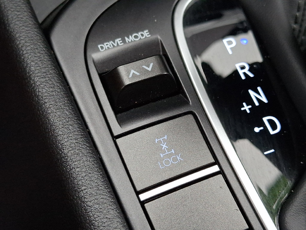Used 2024 Hyundai Kona SEL AWD/4WD image 24