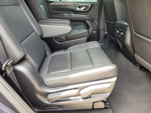 Used 2022 Chevrolet Tahoe LT w/ Luxury Package AWD/4WD image 13