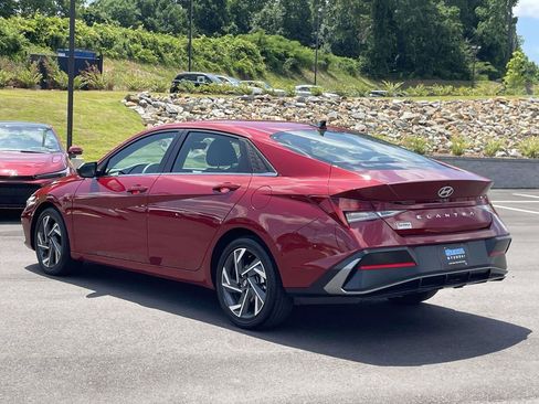 Certified 2025 Hyundai Elantra SEL FWD image 5